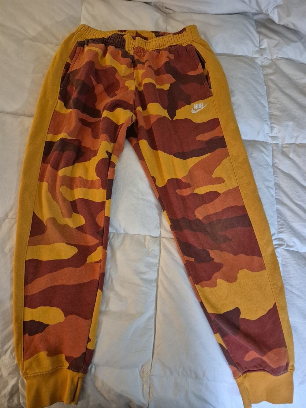 💥 Nike NSW CLUB FLEECE CAMO JOGGERS Sweatpants Orange D6